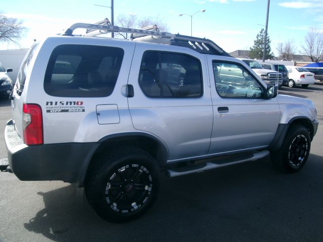 2000 Nissan Xterra EX-L W/ DVD System