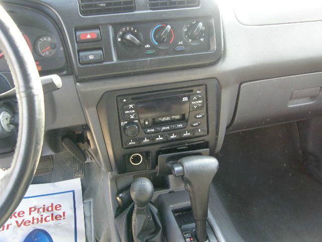 2000 Nissan Xterra EX-L W/ DVD System