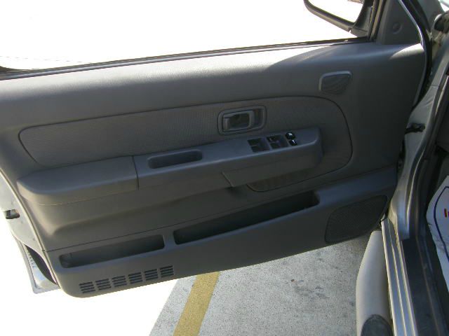 2000 Nissan Xterra EX-L W/ DVD System