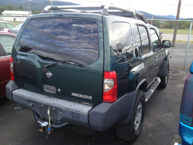 2000 Nissan Xterra AWD W/leatherroof (7pass)