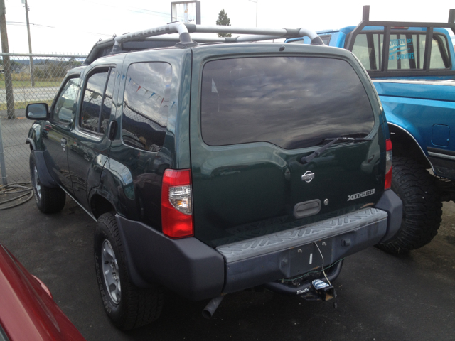 2000 Nissan Xterra AWD W/leatherroof (7pass)