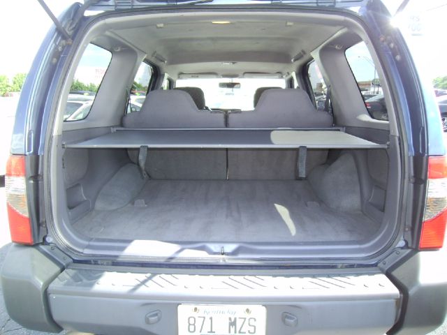 2000 Nissan Xterra AWD W/leatherroof (7pass)