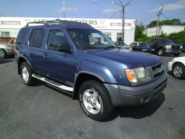 2000 Nissan Xterra AWD W/leatherroof (7pass)