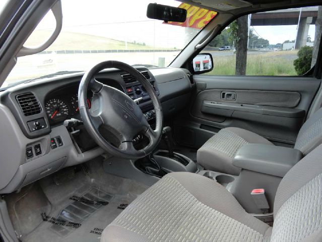 2000 Nissan Xterra EX-L W/ DVD System