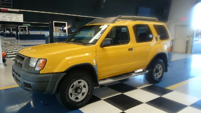 2001 Nissan Xterra AWD W/leatherroof (7pass)