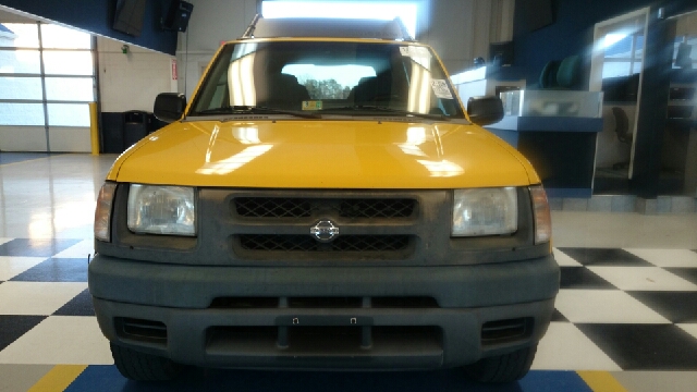 2001 Nissan Xterra AWD W/leatherroof (7pass)