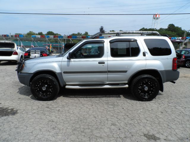 2001 Nissan Xterra AWD W/leatherroof (7pass)