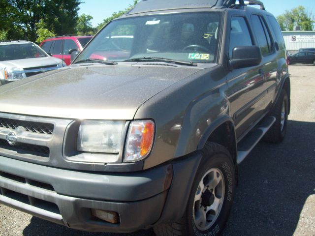 2001 Nissan Xterra AWD W/leatherroof (7pass)