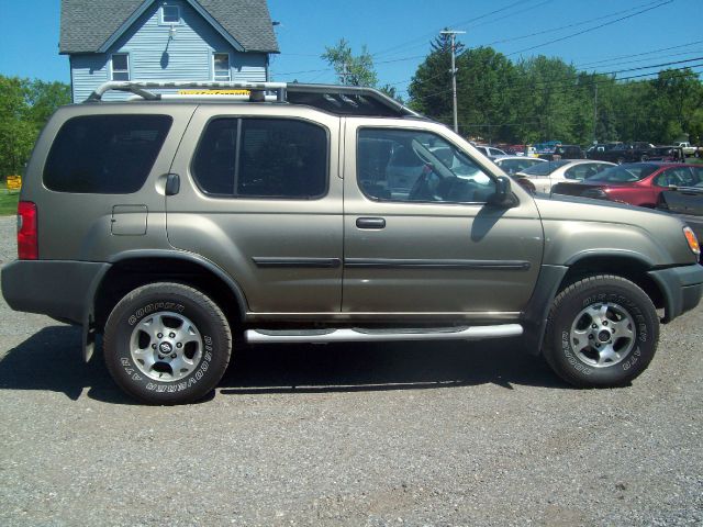 2001 Nissan Xterra AWD W/leatherroof (7pass)