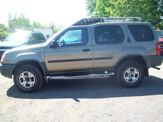 2001 Nissan Xterra AWD W/leatherroof (7pass)