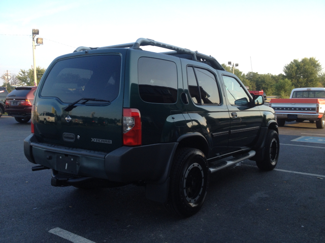 2001 Nissan Xterra AWD W/leatherroof (7pass)