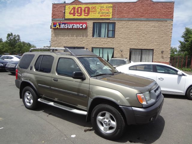 2001 Nissan Xterra AWD W/leatherroof (7pass)