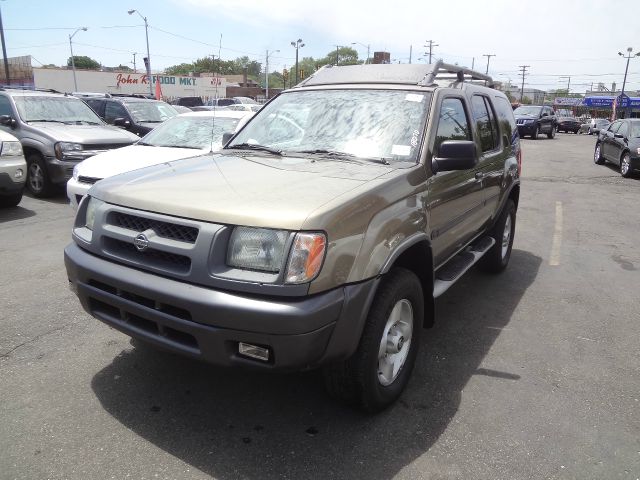 2001 Nissan Xterra AWD W/leatherroof (7pass)