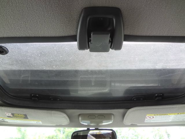 2001 Nissan Xterra AWD W/leatherroof (7pass)