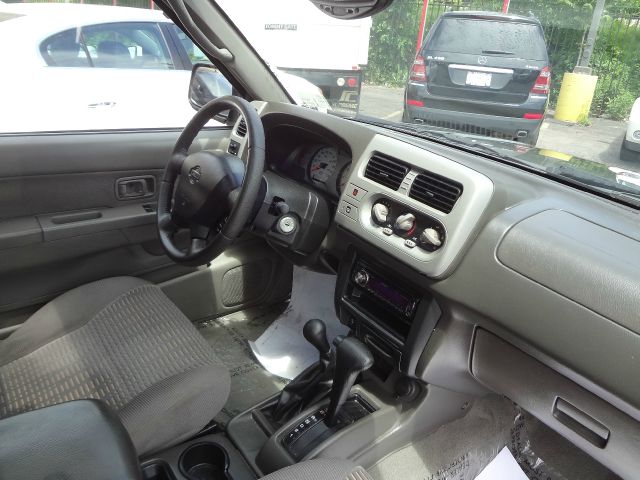 2001 Nissan Xterra AWD W/leatherroof (7pass)