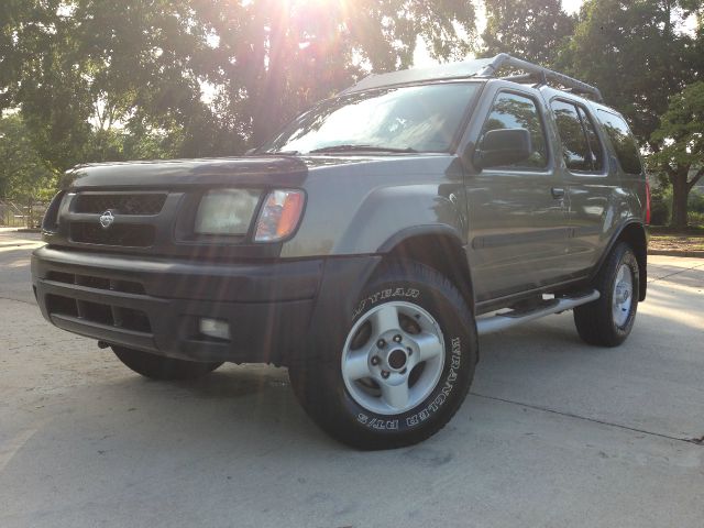 2001 Nissan Xterra AWD W/leatherroof (7pass)