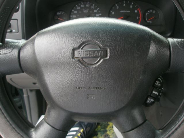 2001 Nissan Xterra AWD W/leatherroof (7pass)