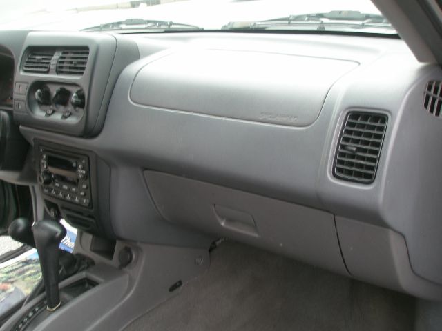 2001 Nissan Xterra AWD W/leatherroof (7pass)