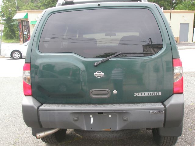 2001 Nissan Xterra AWD W/leatherroof (7pass)