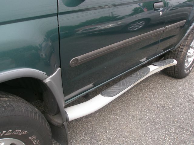 2001 Nissan Xterra AWD W/leatherroof (7pass)