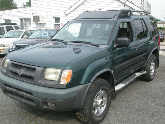 2001 Nissan Xterra AWD W/leatherroof (7pass)