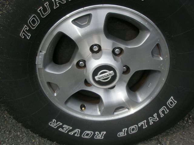 2001 Nissan Xterra AWD W/leatherroof (7pass)