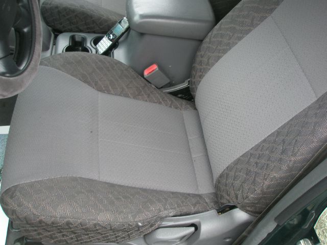 2001 Nissan Xterra AWD W/leatherroof (7pass)