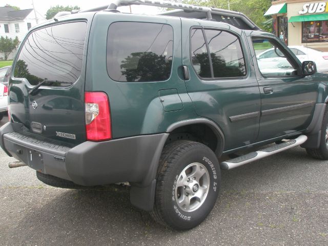 2001 Nissan Xterra AWD W/leatherroof (7pass)
