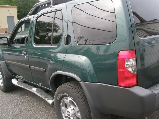 2001 Nissan Xterra AWD W/leatherroof (7pass)