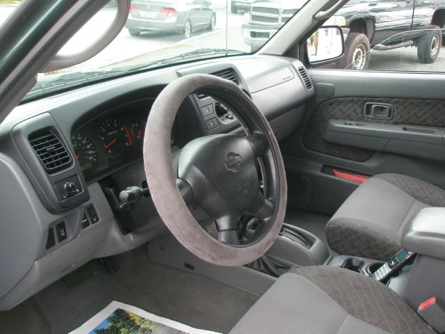 2001 Nissan Xterra AWD W/leatherroof (7pass)