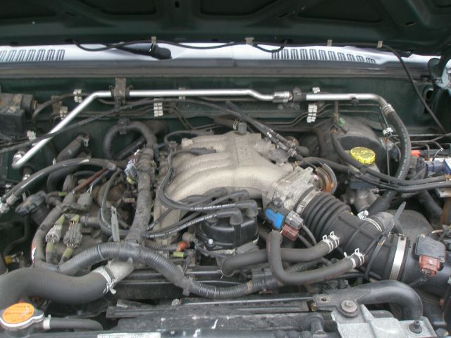 2001 Nissan Xterra AWD W/leatherroof (7pass)