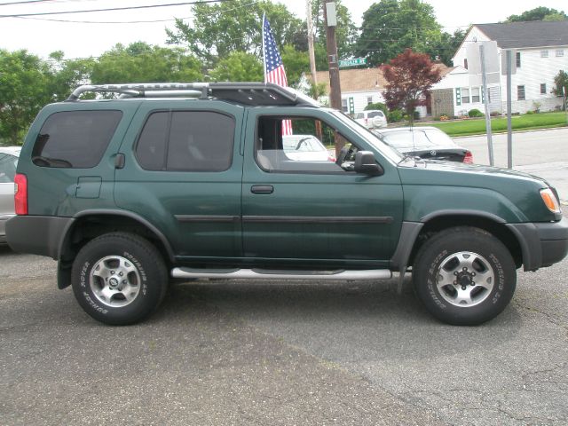 2001 Nissan Xterra AWD W/leatherroof (7pass)