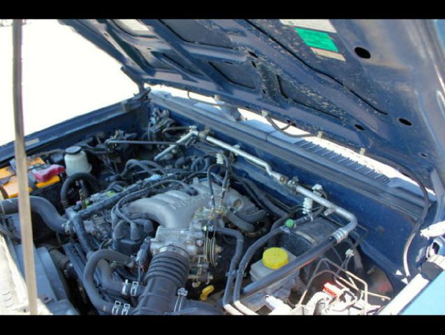 2001 Nissan Xterra AWD W/leatherroof (7pass)