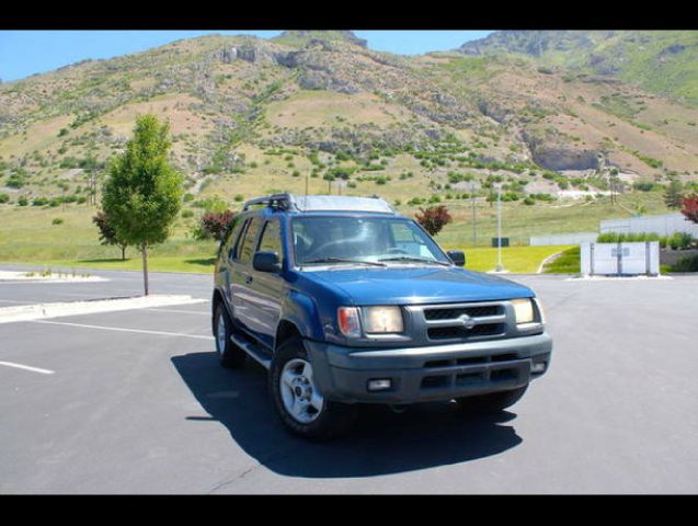 2001 Nissan Xterra AWD W/leatherroof (7pass)
