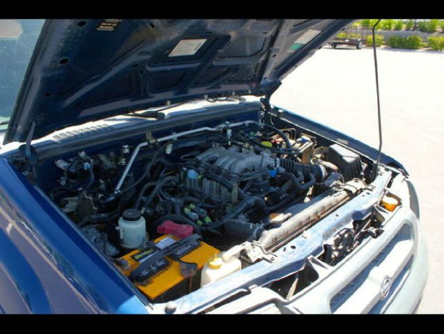 2001 Nissan Xterra AWD W/leatherroof (7pass)