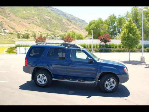 2001 Nissan Xterra AWD W/leatherroof (7pass)
