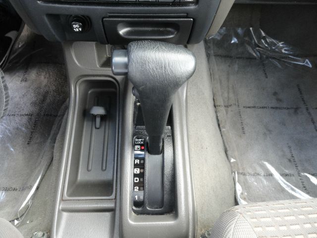 2001 Nissan Xterra LX V-6
