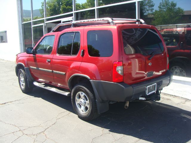 2001 Nissan Xterra AWD W/leatherroof (7pass)