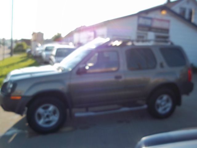 2002 Nissan Xterra AWD W/leatherroof (7pass)