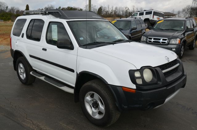 2002 Nissan Xterra AWD W/leatherroof (7pass)