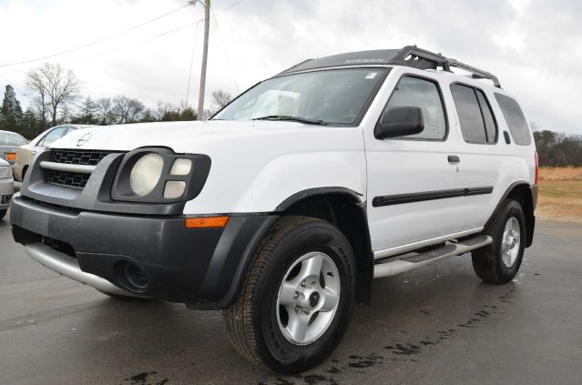 2002 Nissan Xterra AWD W/leatherroof (7pass)
