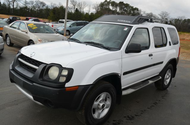 2002 Nissan Xterra AWD W/leatherroof (7pass)