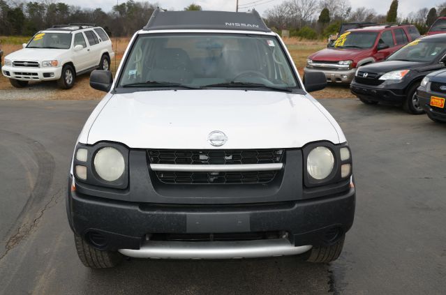 2002 Nissan Xterra AWD W/leatherroof (7pass)