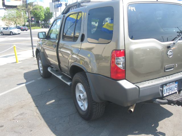 2002 Nissan Xterra AWD W/leatherroof (7pass)
