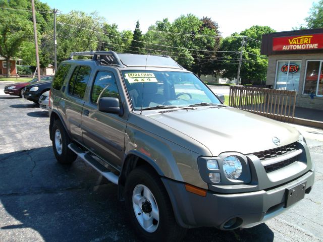 2002 Nissan Xterra AWD W/leatherroof (7pass)