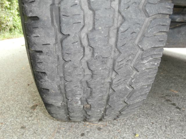 2002 Nissan Xterra AWD W/leatherroof (7pass)