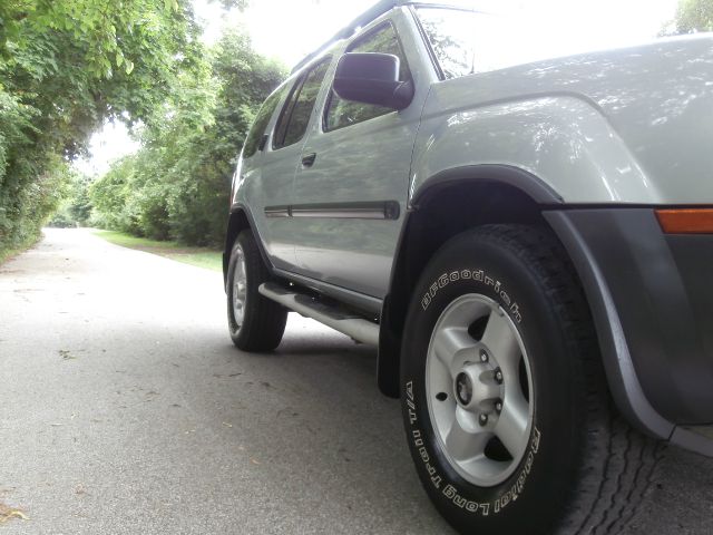 2002 Nissan Xterra AWD W/leatherroof (7pass)