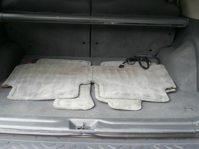 2002 Nissan Xterra AWD W/leatherroof (7pass)