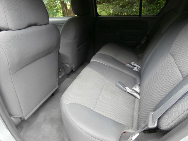 2002 Nissan Xterra AWD W/leatherroof (7pass)