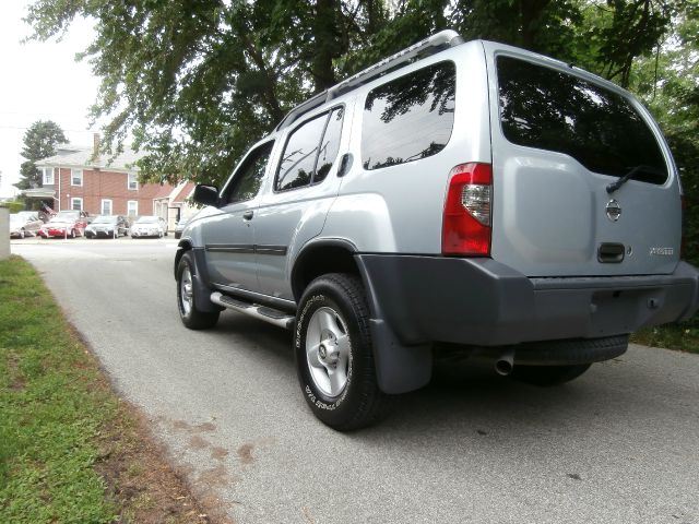 2002 Nissan Xterra AWD W/leatherroof (7pass)